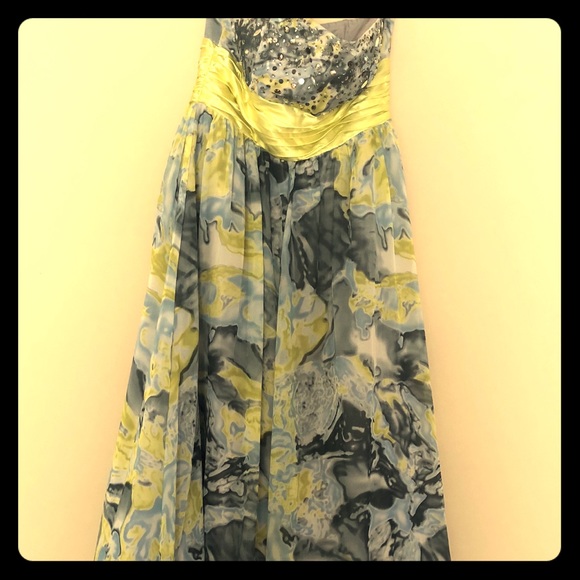 Dress - Picture 1 of 2